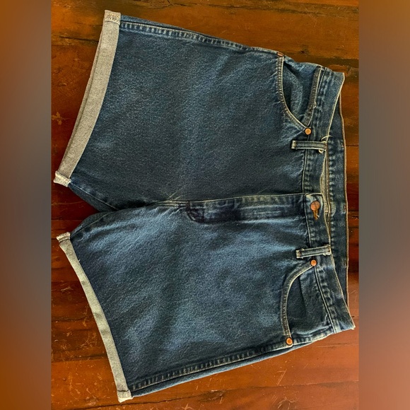 Wrangler Tailored Shorts - Picture 3 of 7